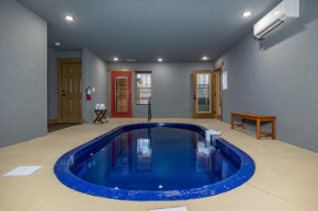 Mountain Sunrise Pool Cottage chalet